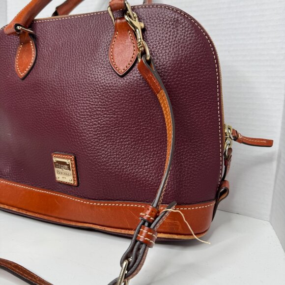 Dooney & Bourke Pebble Grain Zip Zip Satchel Burgundy Leather Tan Vacchetta Trim - Picture 3 of 12
